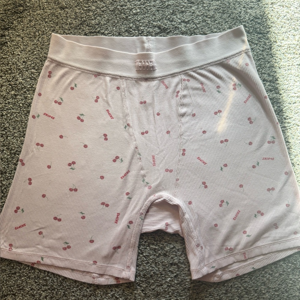 SKIMS Soft Lounge Cherry Pattern Boxer Briefs - Pink and White